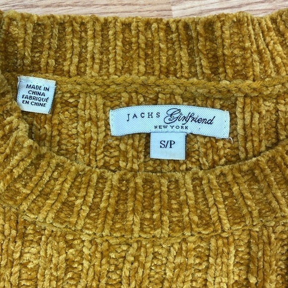 Soft Ribbed Knit Long Sleeve Sweater - Picture 10 of 12